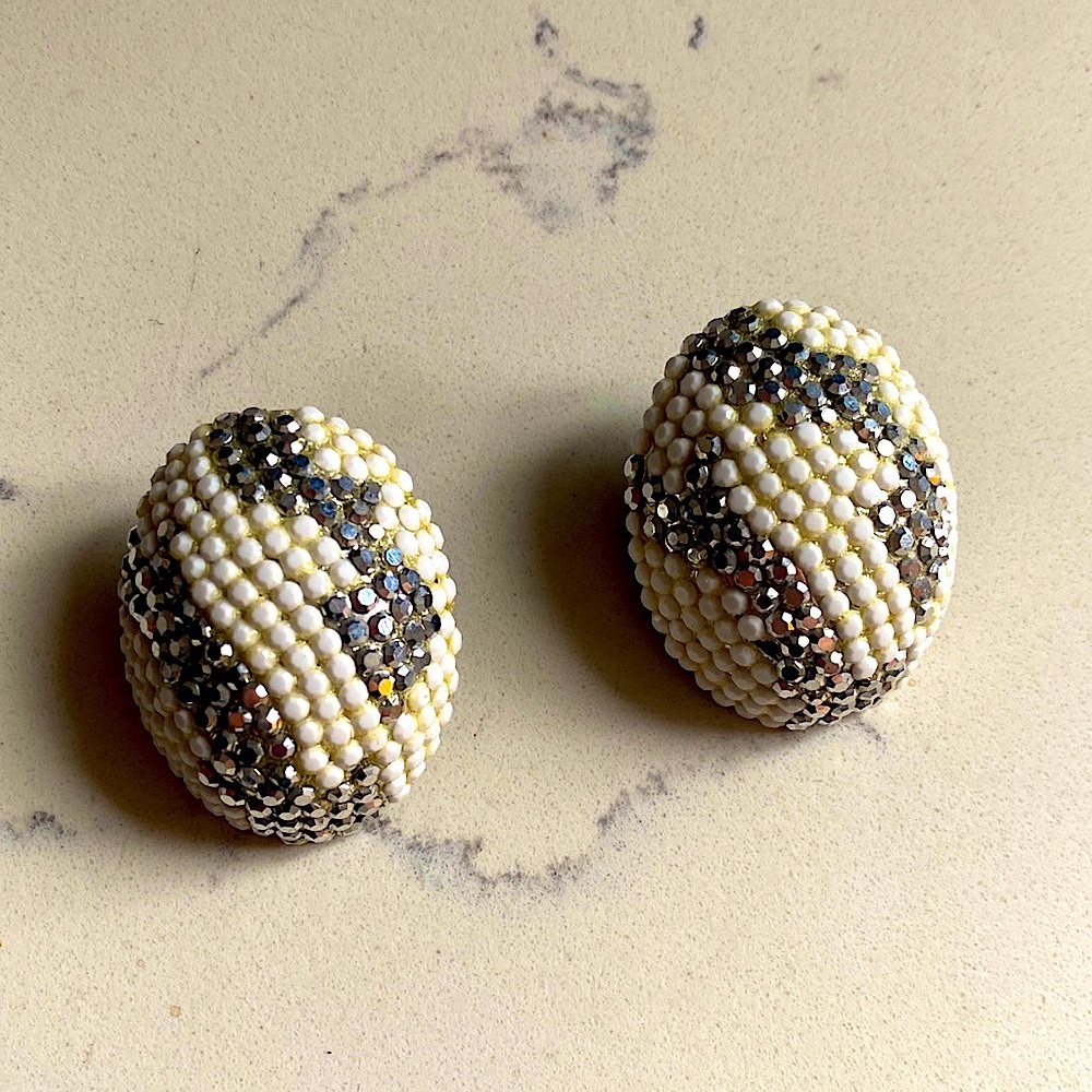 Clip on sparkly eggs earrings